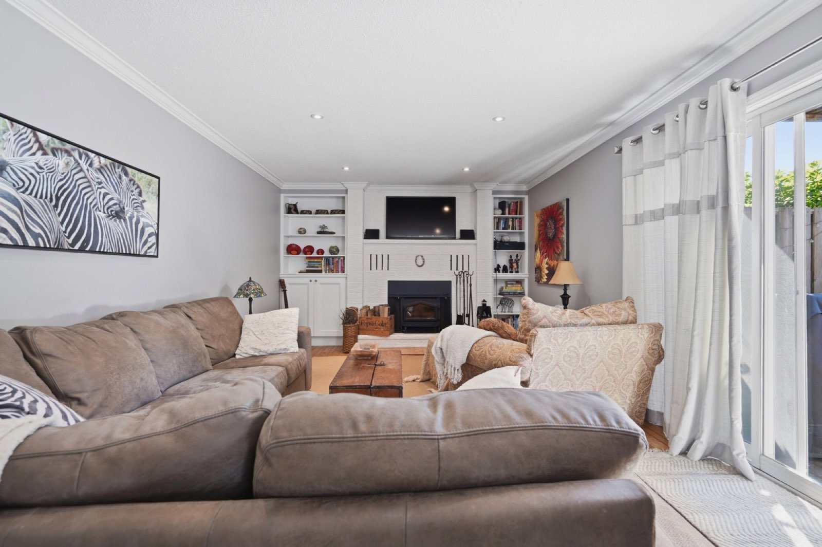 264 Blue Forest Place, marketed by Hinsch Realty