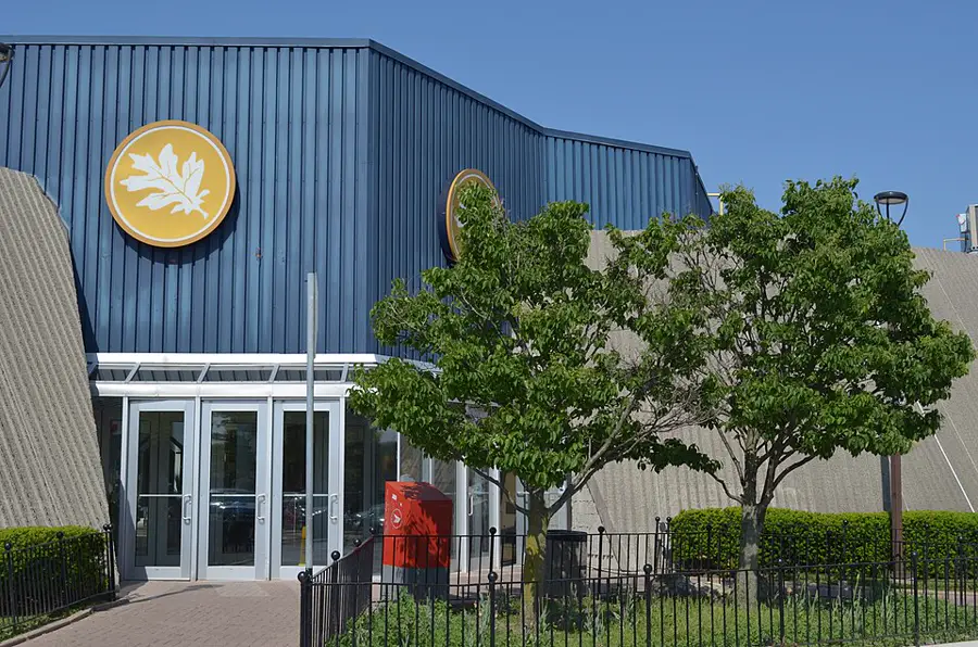 White Oaks Mall, White Oaks